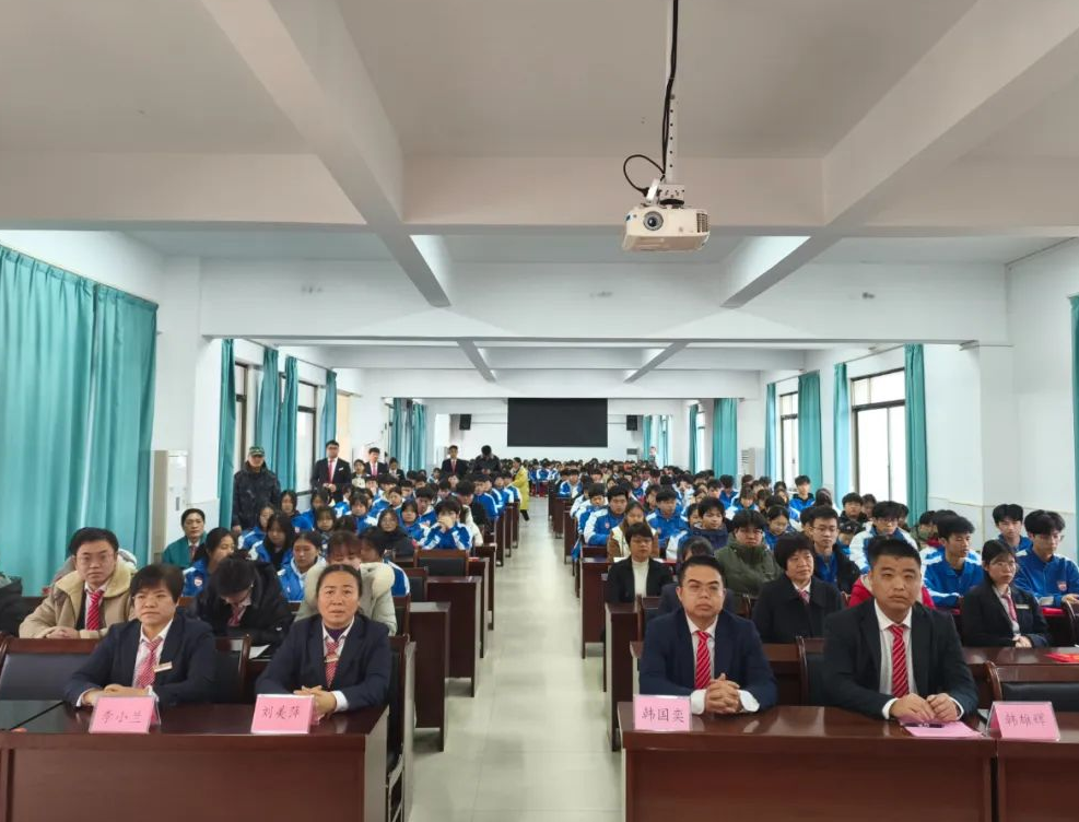 铸我良剑，直指苍穹——贺州外国语学校举行2025届高三百日誓师大会