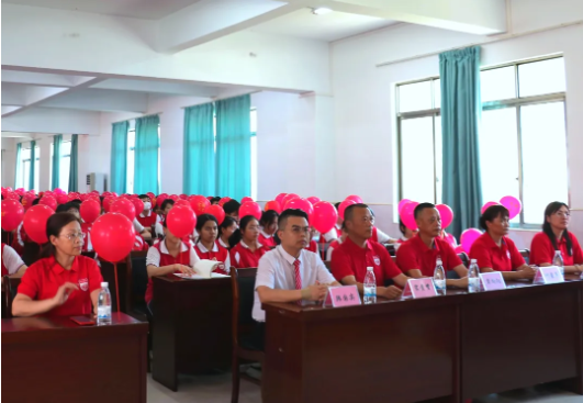 热血青春不散场！贺州外国语学校初三毕业典礼，少年启程向山海！