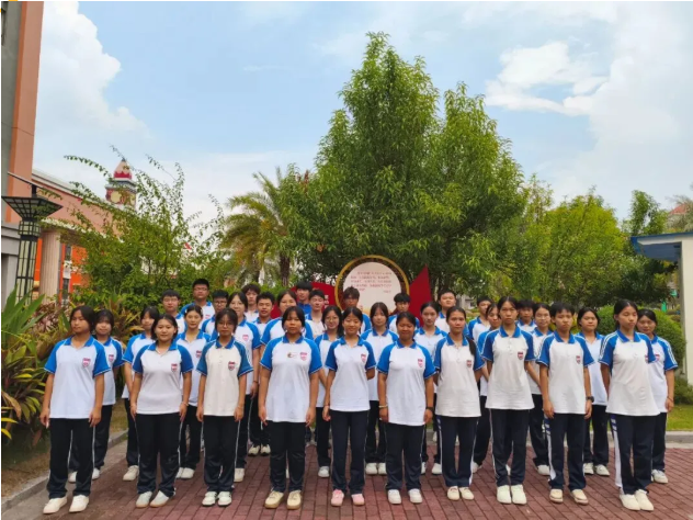 使命领航青春路 贺外学子竞风华 —— 贺州外国语学校高中部学生会干部风采展示