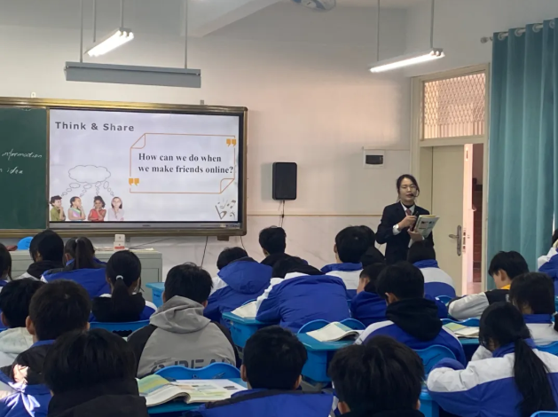 英语课堂展风采，观摩研讨促进步——贺州外国语学校教师公开课教研活动（二）