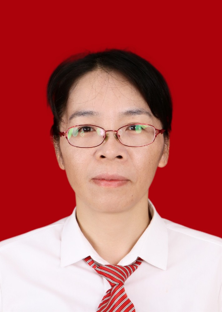 财务部副总监——刘小芬