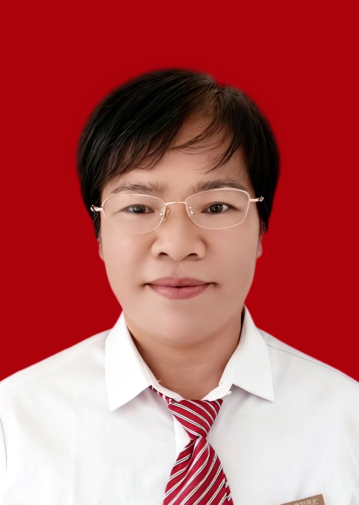 高中部教研副主任——李小兰