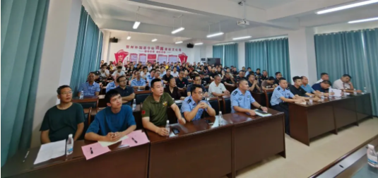 【校园安全】贺州市中小学幼儿园最小应急单元保安员战术技能培训与实战演练在贺外开展