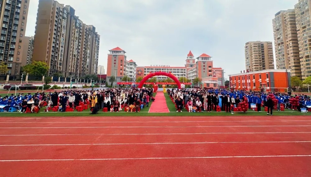 冠笄礼成明志向，青春奋进启新程 | 贺州外国语学校举行2026届高三学子成人礼